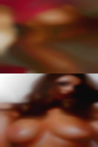 Live threesomes women bed dating!!!